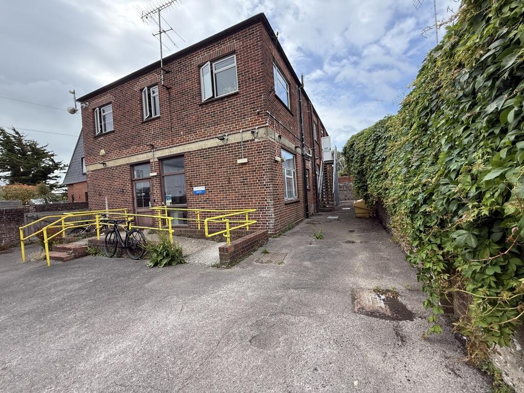 Main image of property: 135A Park Road, Worthing BN11 2AP