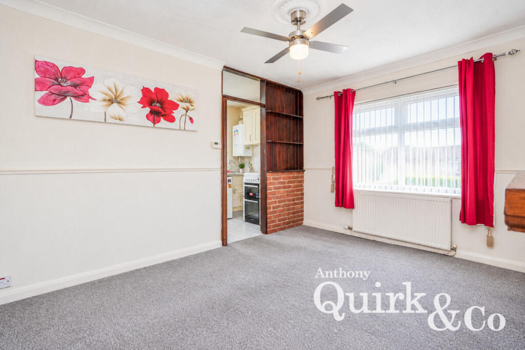 House in Castle Point, Canvey Island - More
