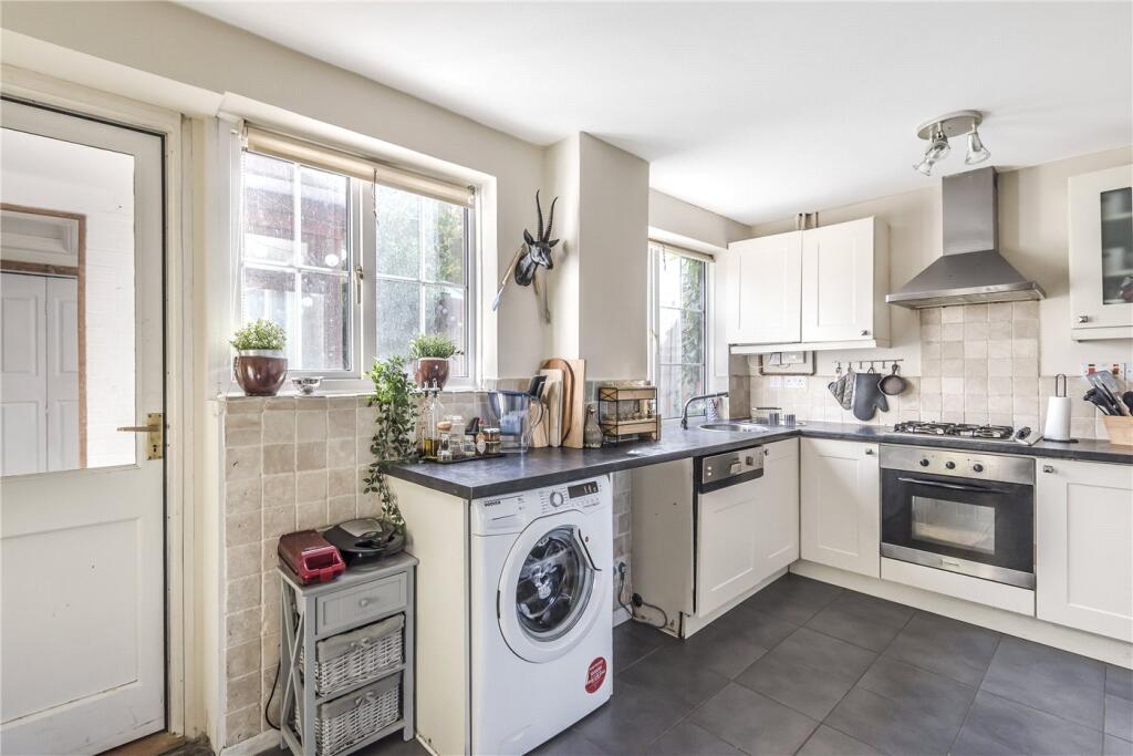 House in Winchester, Winnall - View 4