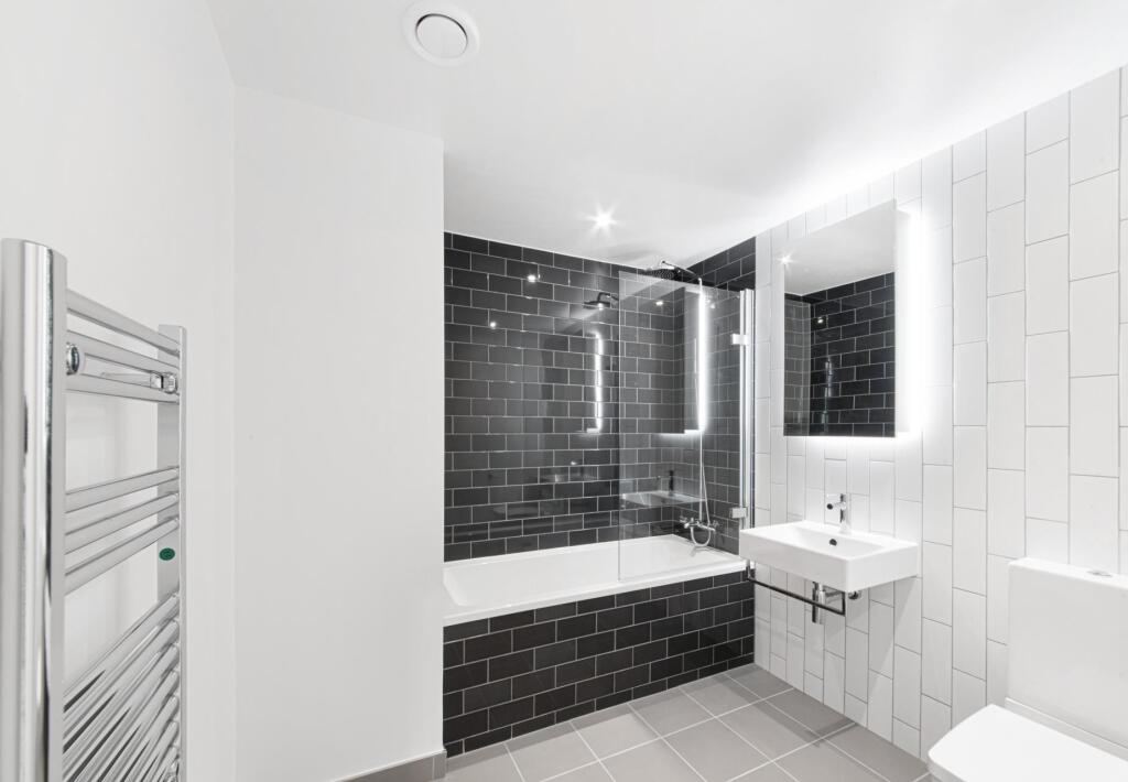 John Cabot House, Royal Wharf, E16 - View 6