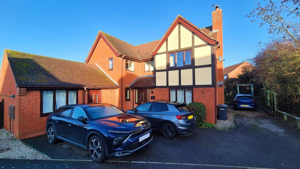 Main image of property: Hogarth Road, Leicester, LE4