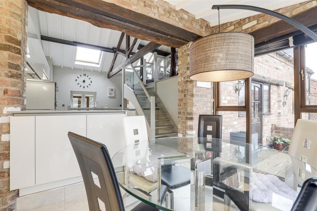 House in Nottingham, Tollerton - More