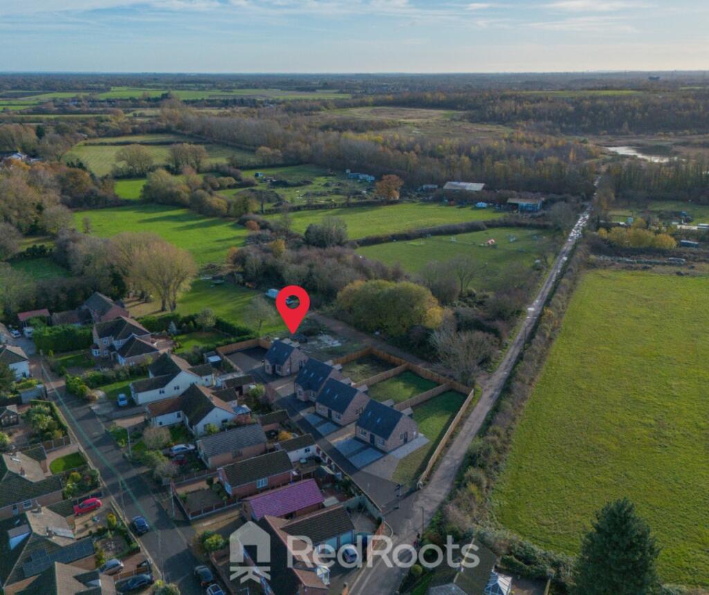 4 Long Pasture Drive, Norton, Doncaster, South Yorkshire, DN6 9FJ photo 2