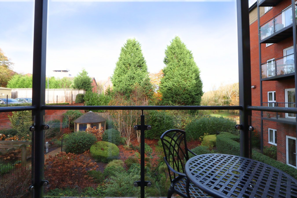 1-bed house on The Folds, School Brow, Romiley, Stockport, SK6, £210,000