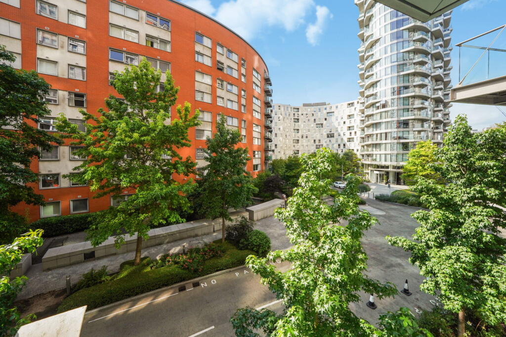 Main image of property: New Providence Wharf, Fairmont Avenue, London, E14