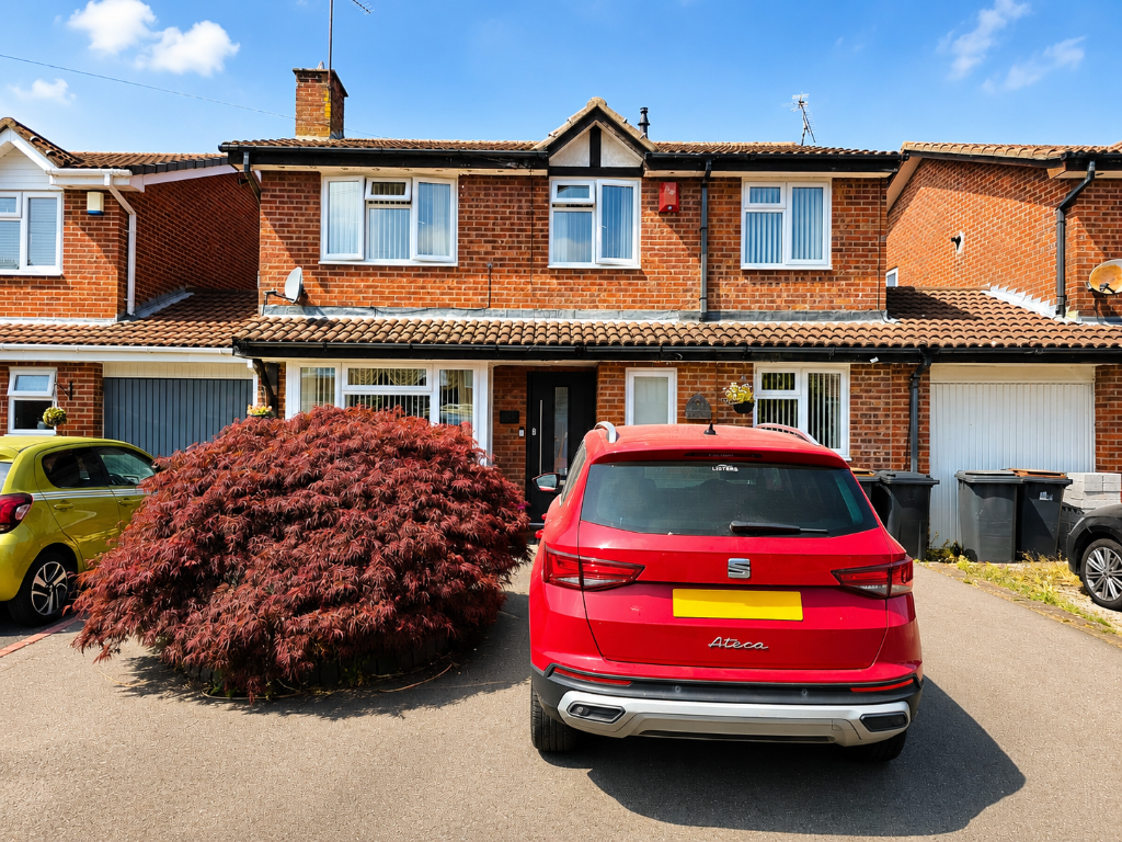 Main image of property: Hogarth Close, Bedworth, Warwickshire, CV12