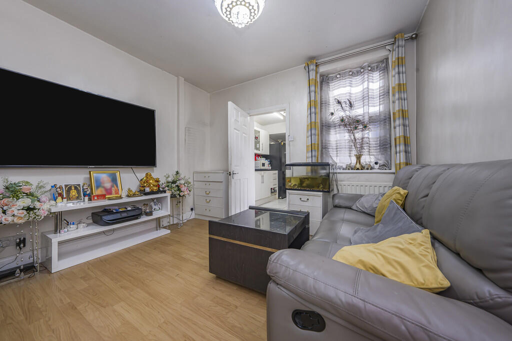 House in Uxbridge, Cowley - View 4