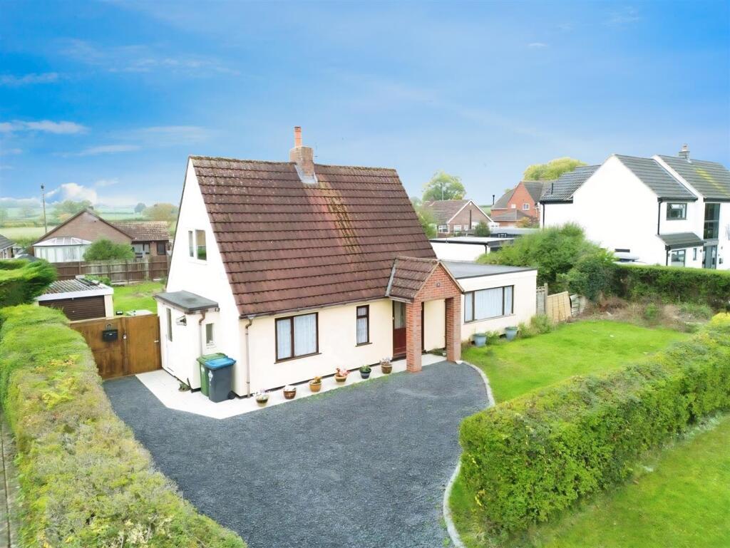 3-bed detached on Livingstone Avenue, Long Lawford, Rugby, £400,000