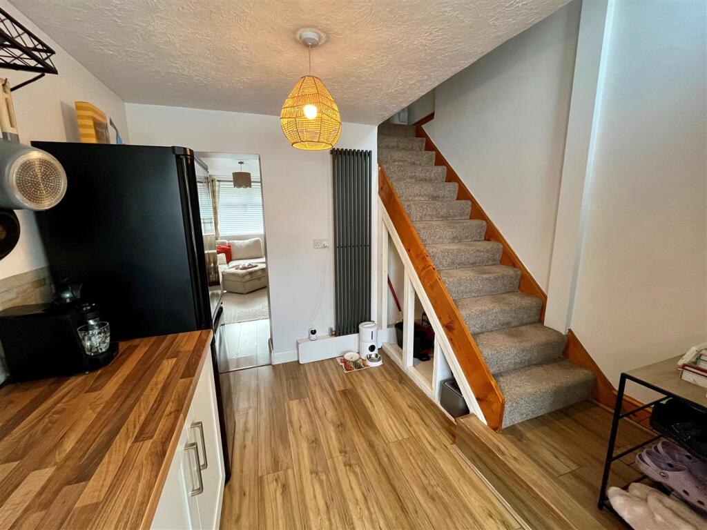 House in Hull - View 4