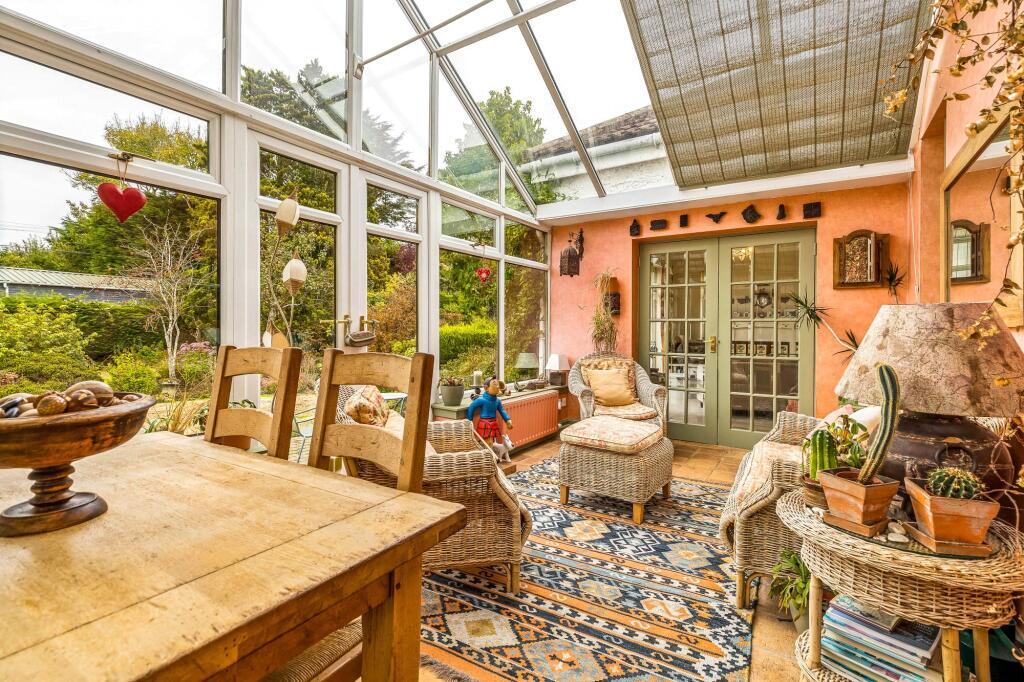 House in Glasgow, East Dunbartonshire - More