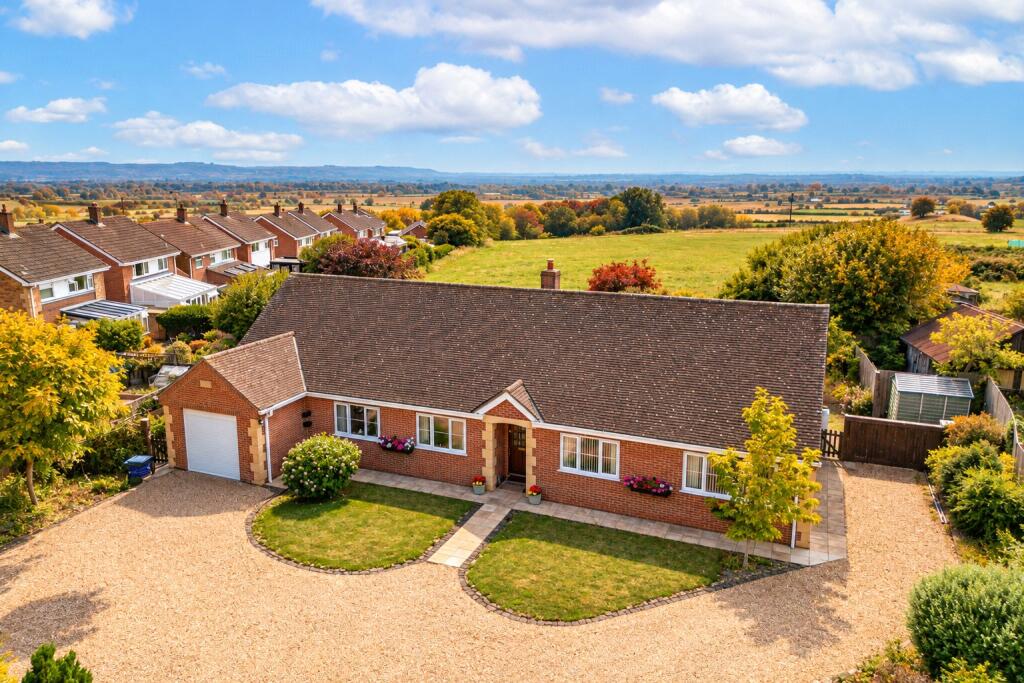 Main image of property: Bath Road, Devizes, Wiltshire, SN10