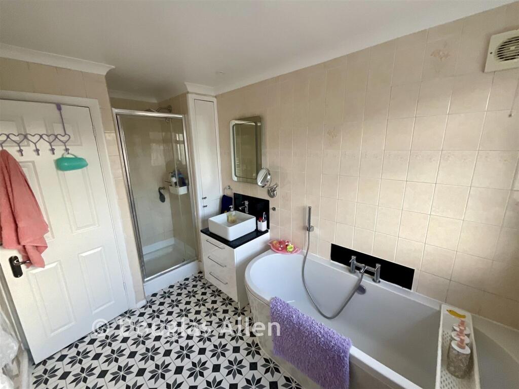 The Oaks, Billericay, Essex photo 3