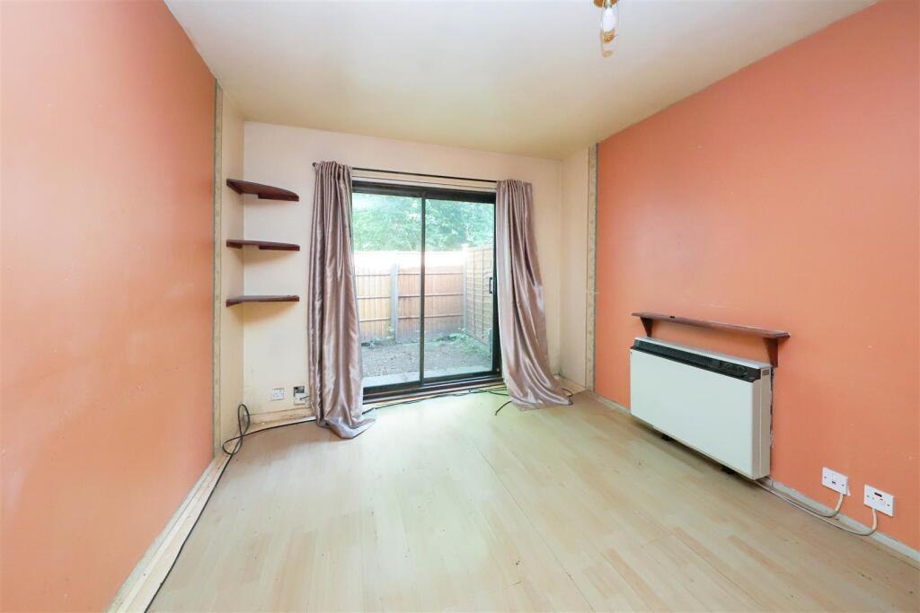 House in London - View 2