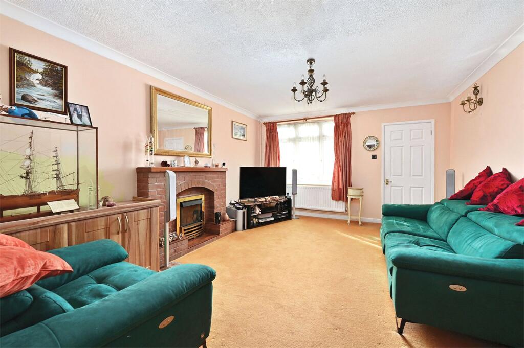 House in Rushmoor, Farnborough - View 2