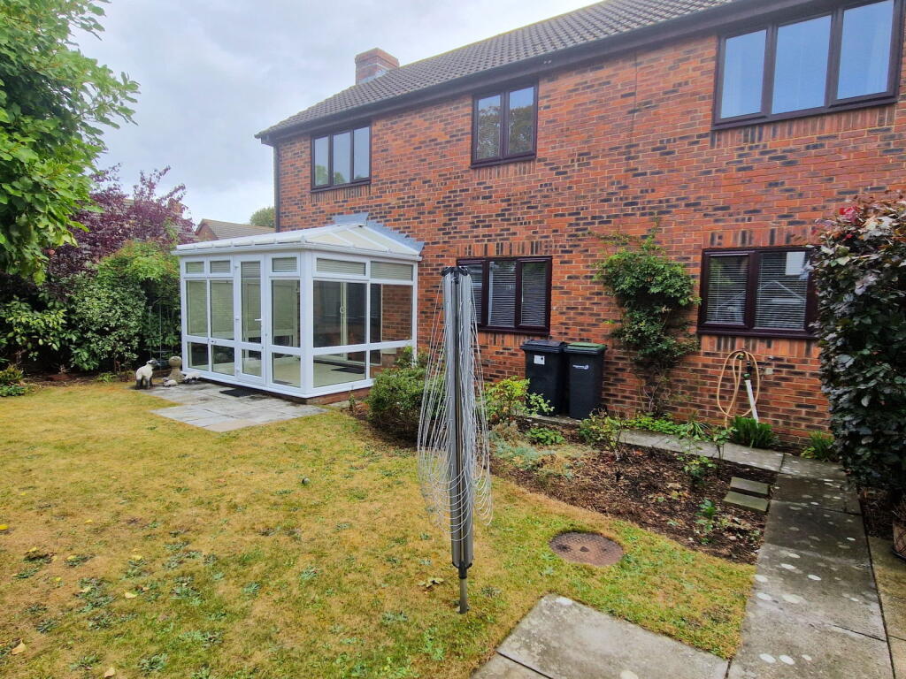 Atkinson Close, Alverstoke, Gosport, PO12 2BZ photo 4