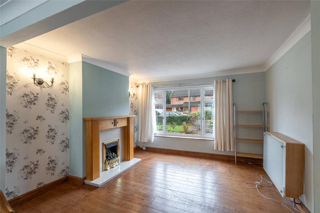 House in Wolverhampton, Castlecroft - View 2
