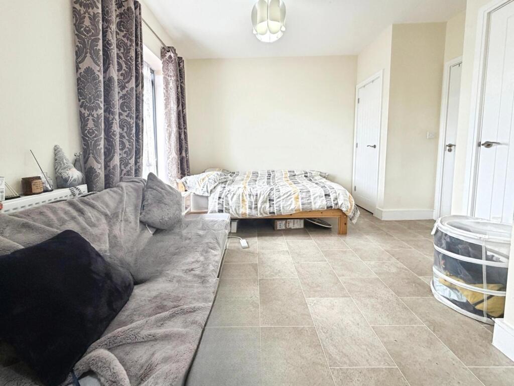 House in Southall - View 3