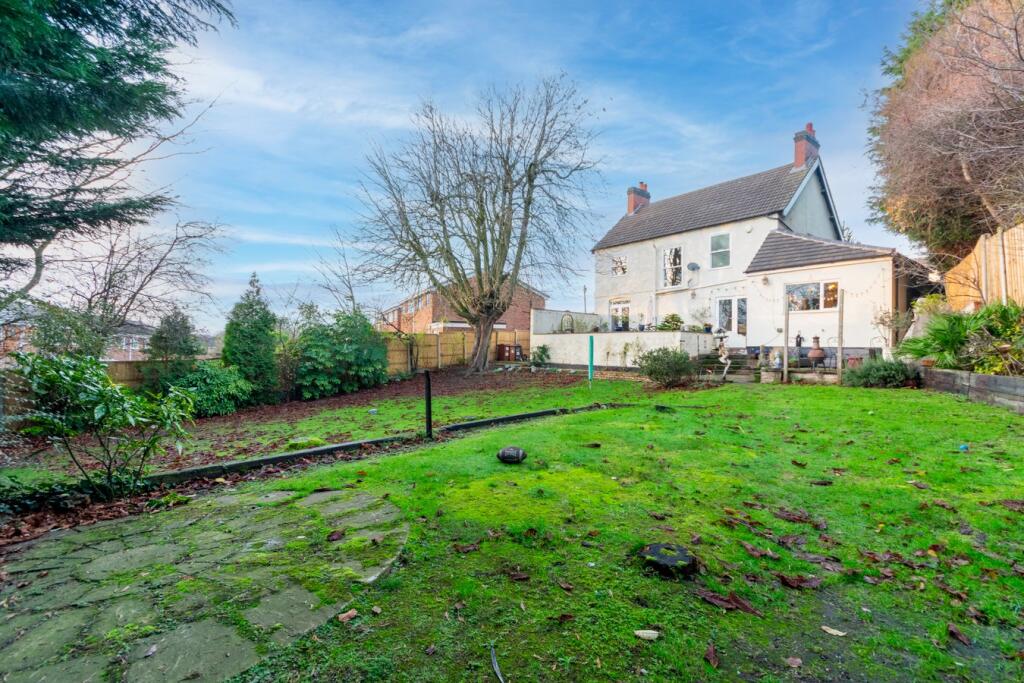 4-bed detached on Chase Road, Burntwood, WS7, £475,000