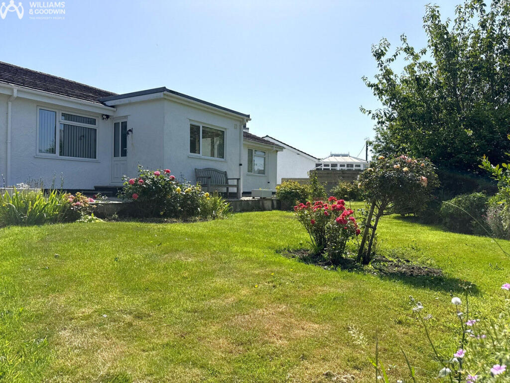 Y Fron Estate, Cemaes Bay, Anglesey, LL67 photo 2