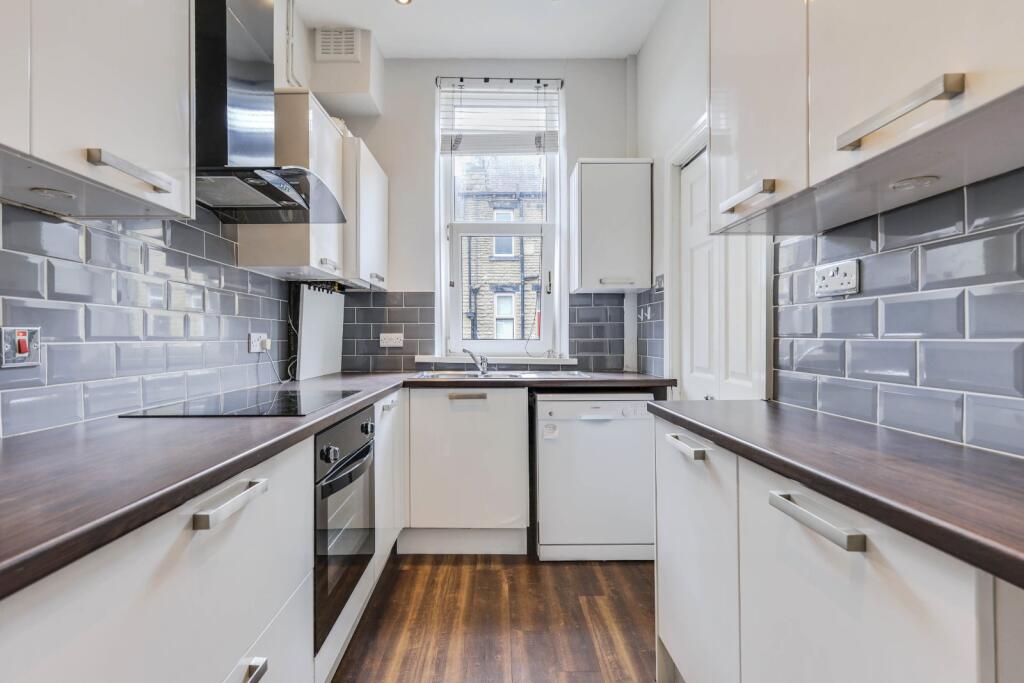 House in Leeds - View 4