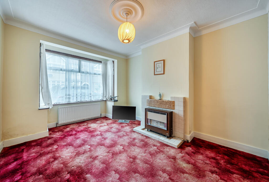 House in London, Mitcham - View 2