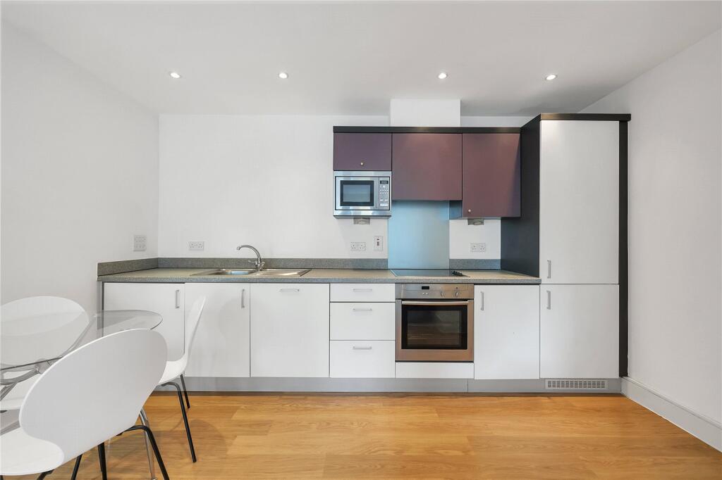 Apartment in London, Locksley Estate, Limehouse - View 5