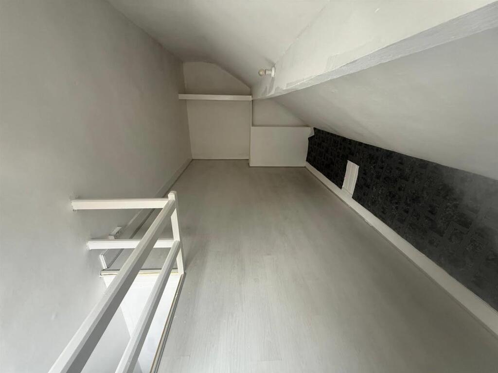 House in Leeds - View 4