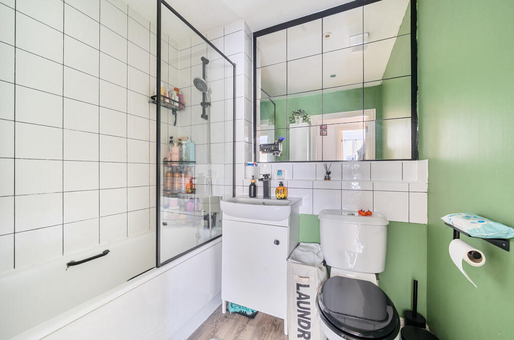 Apartment in Reading, Southcote - More