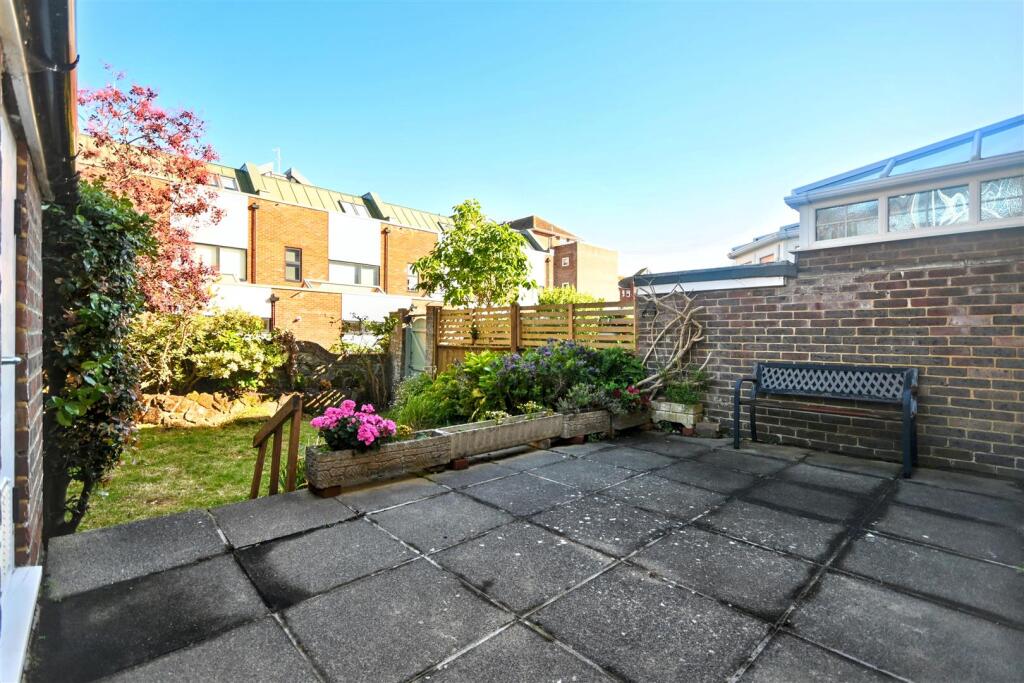 House in Eastbourne, East Sussex - View 4