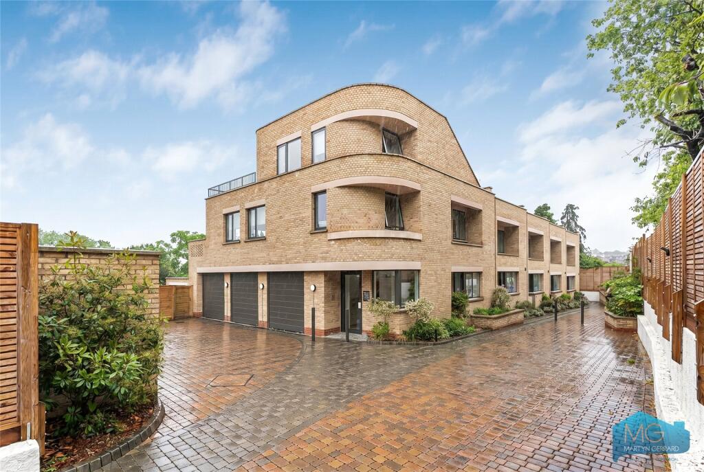 Main image of property: Melrose Mews, London, N14