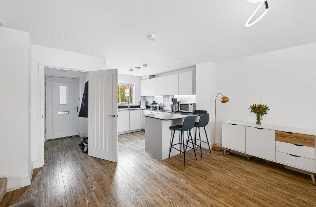House in Tonbridge - More