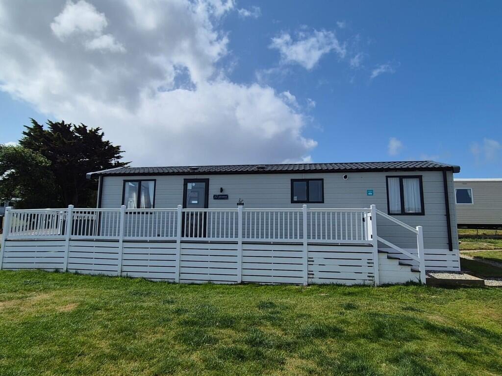 Newquay Bay Holiday Resort, Cornwall. TR8 4AS - View 2