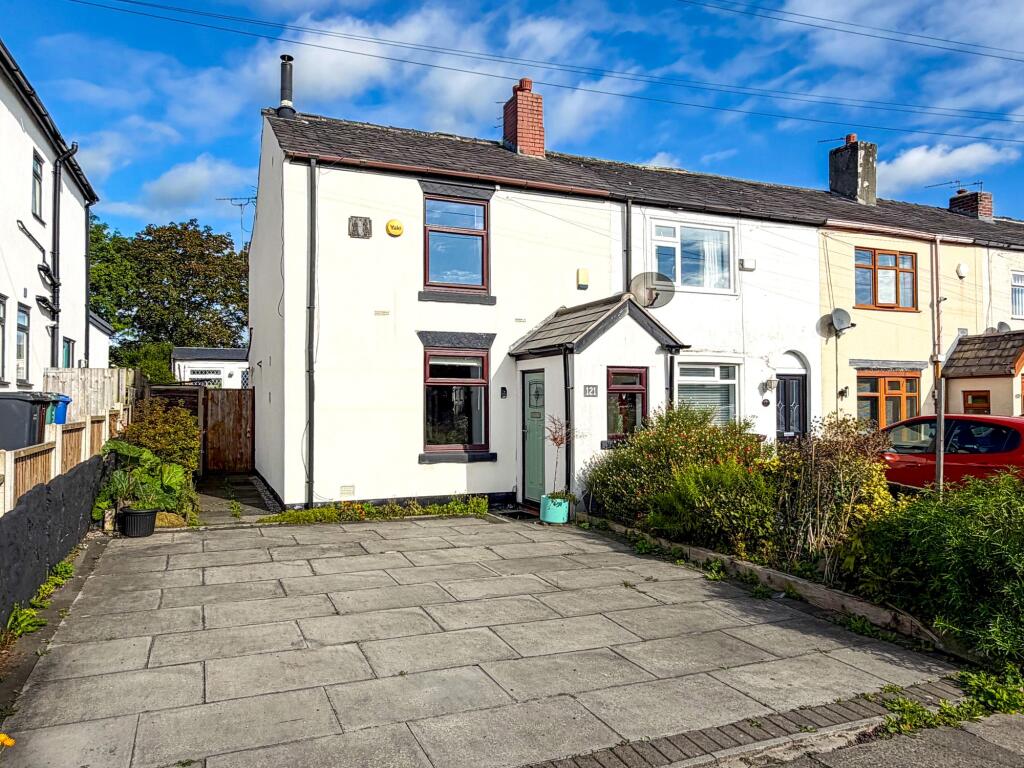 Main image of property: Bury & Bolton Road, Radcliffe, M26