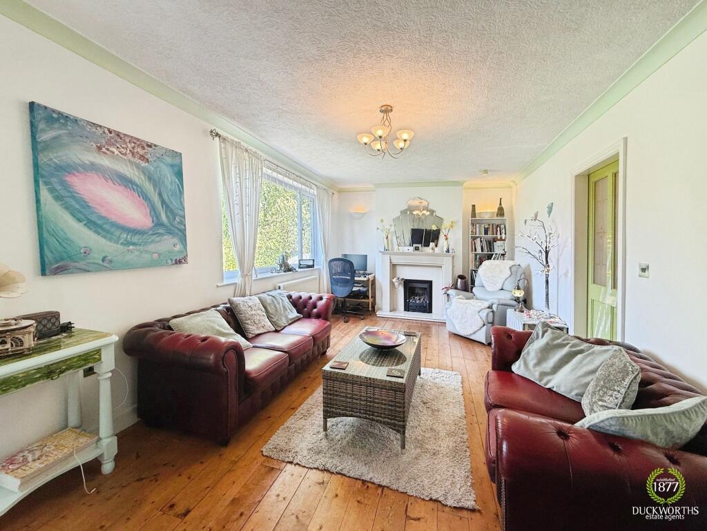 Larkhill Avenue, Burnley, BB10 - View 3