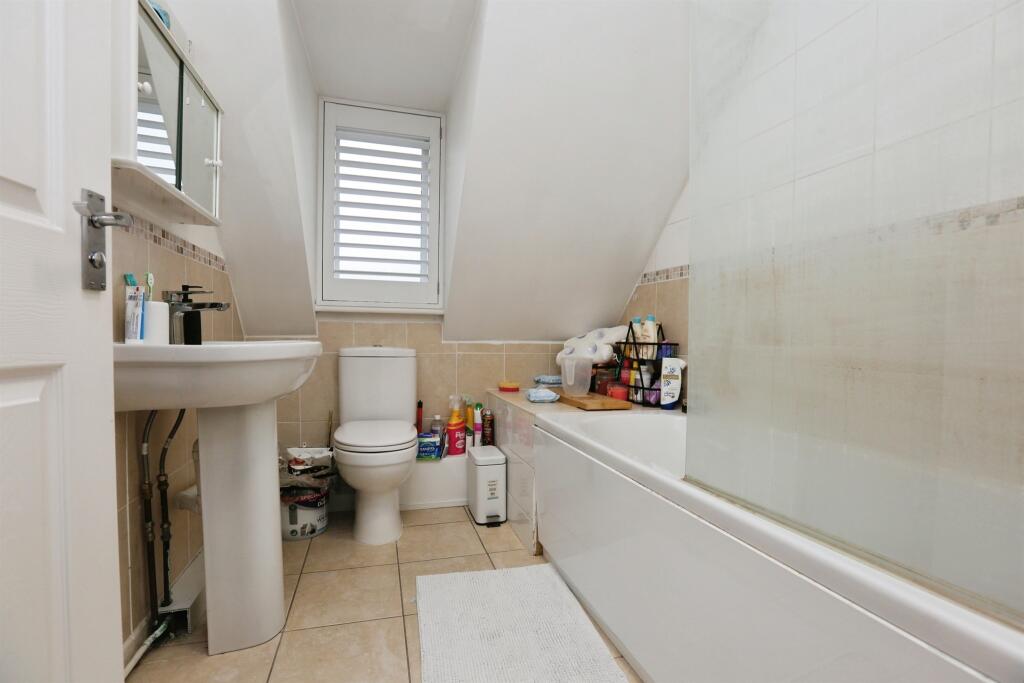 Apartment in Southampton - More