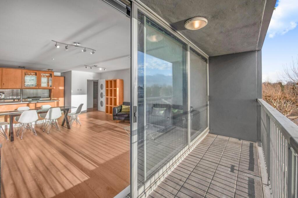 Main image of property: City Harbour, 
8 Selsdon Way, E14