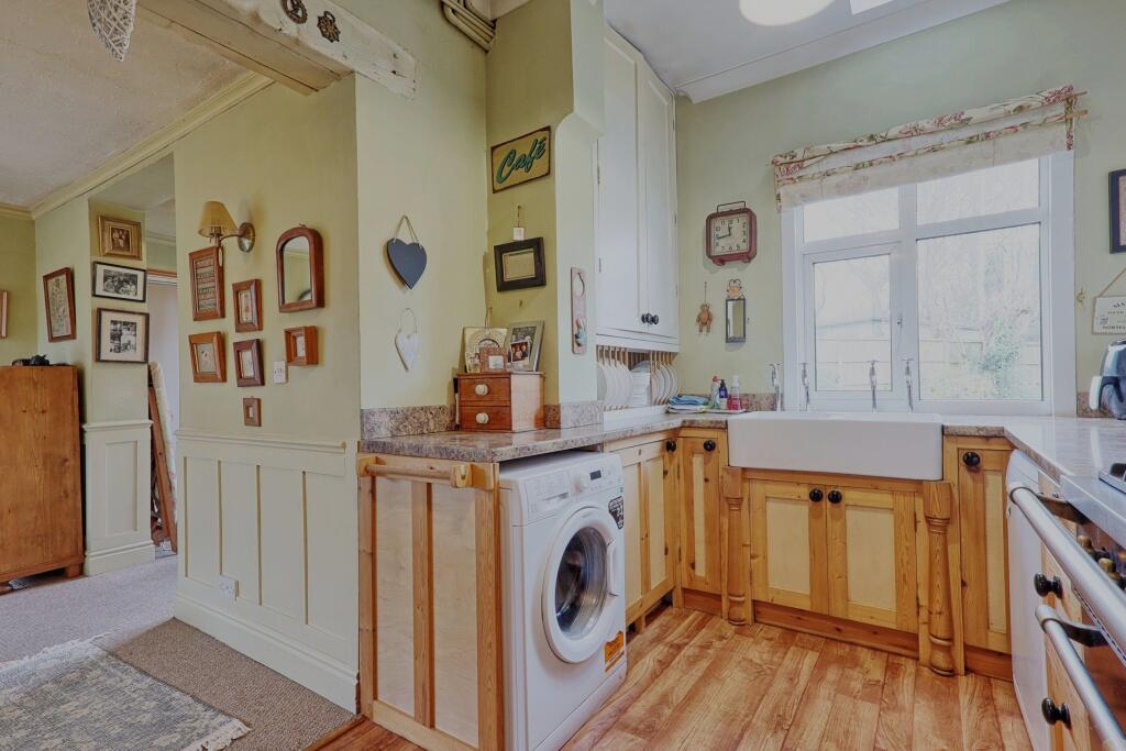 House in Rochford, Rayleigh - View 5