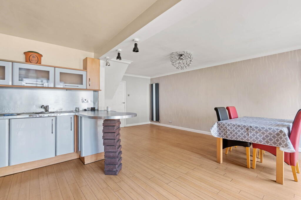 House in Worcester, Worcestershire - View 3