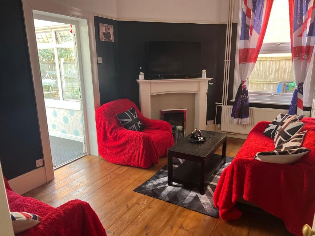 Beaconsfield Road, Clacton-On-Sea, Essex, CO15 photo 4