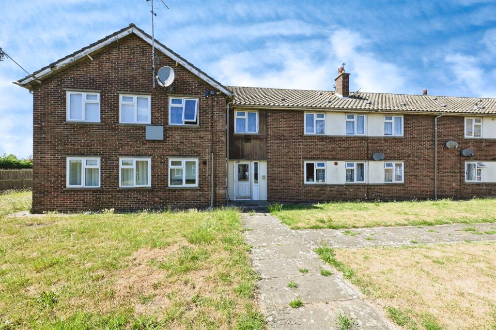 2-bed flat on St. Valery Lane, King's Lynn, £97,500