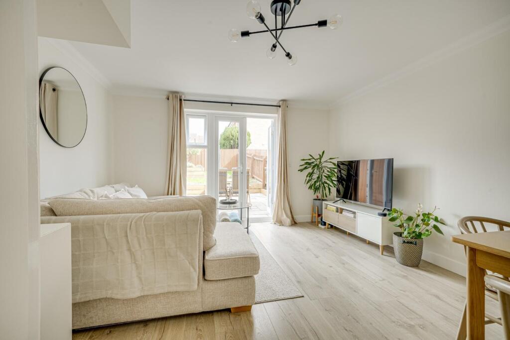 House in Luton, Leighton-Linslade - More