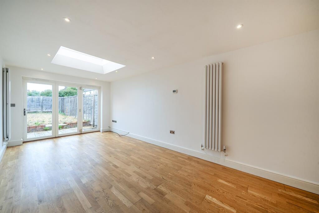House in Maidenhead, North Town - View 3