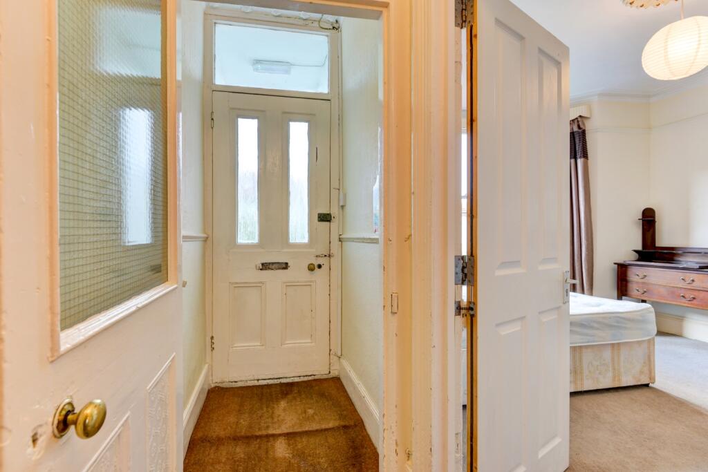 6 bedroom terraced house for rent