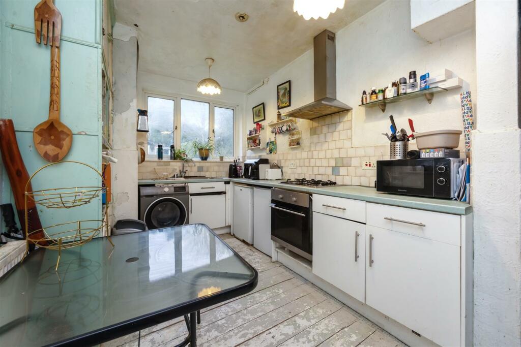 Redhill Drive, Withdean, Brighton photo 3