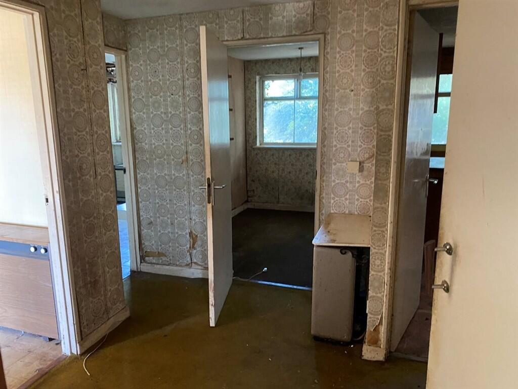 House in Horndean - More