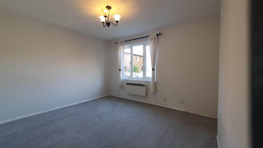 Apartment in Guildford, Surrey - View 2