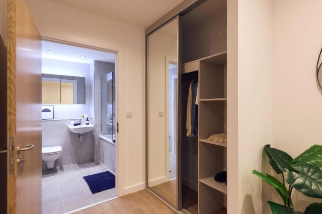 Apartment in London, City of Westminster - View 3