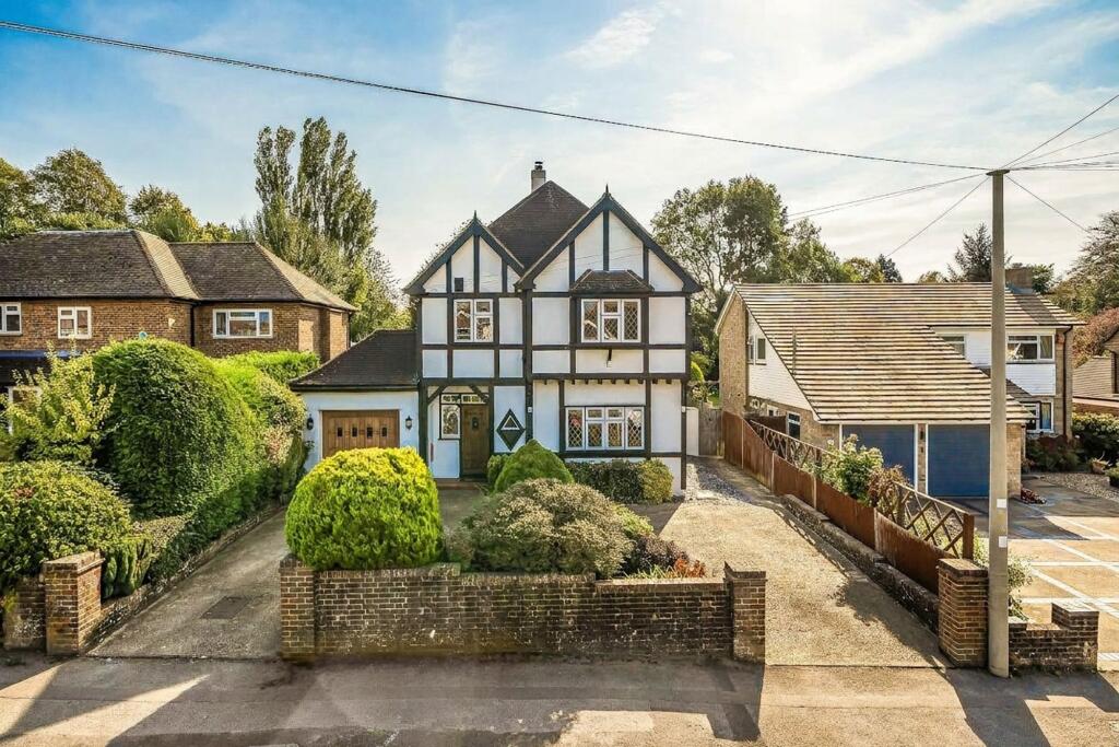 4-bed detached on Court Road, Caterham, CR3, £850,000