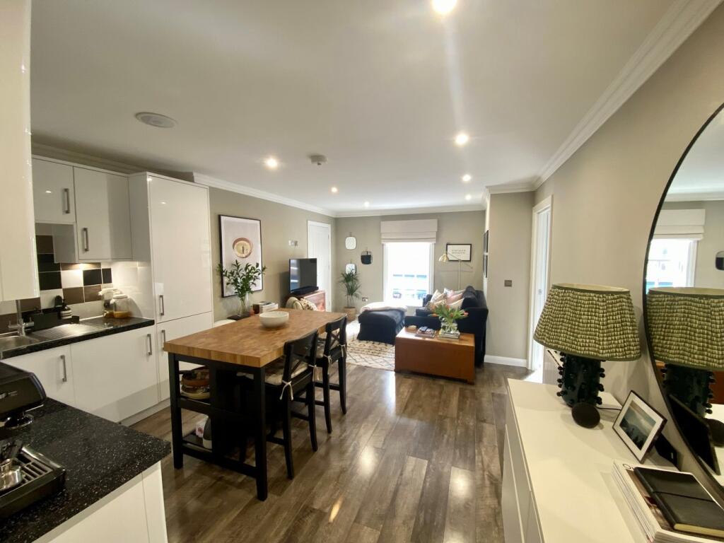 Main image of property: 2 The Borough, Farnham, Surrey, GU9