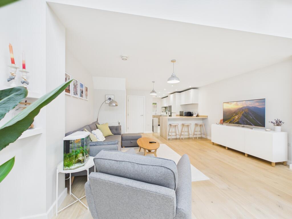 House in Redhill - View 4